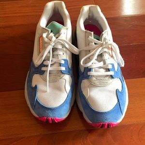 Adidas Torison sneaker size 7